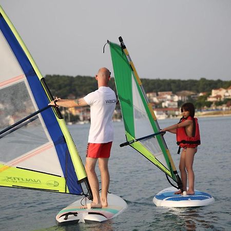 Mobilheim Andrea Wunderschoene Ferienwohnung Direkt Am Meer Jezera Ngoại thất bức ảnh