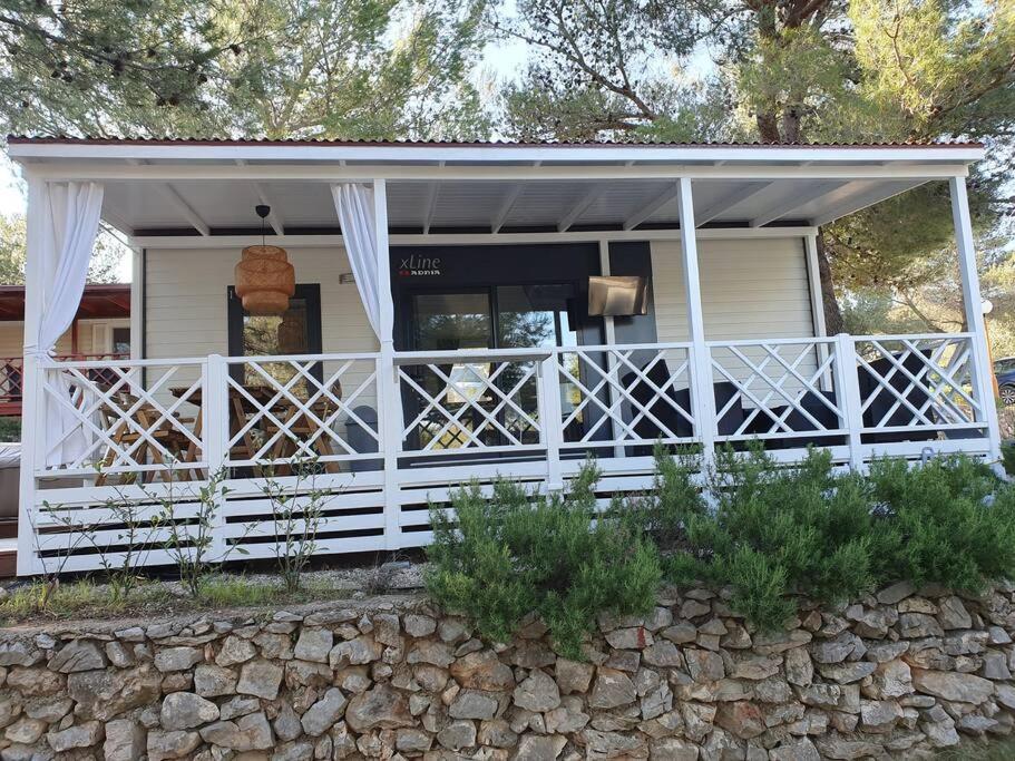 Mobilheim Andrea Wunderschoene Ferienwohnung Direkt Am Meer Jezera Ngoại thất bức ảnh