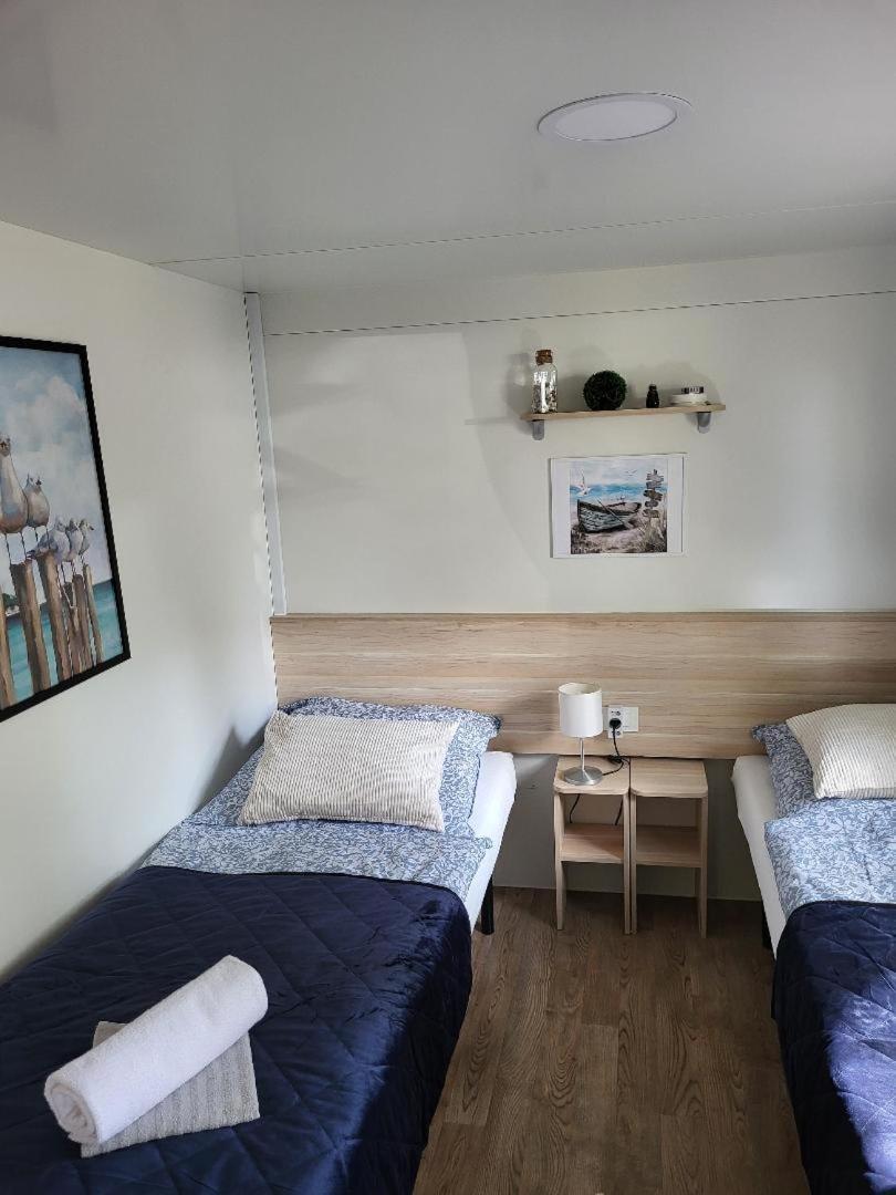 Mobilheim Andrea Wunderschoene Ferienwohnung Direkt Am Meer Jezera Ngoại thất bức ảnh