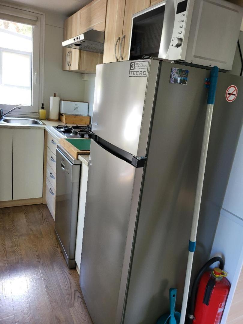 Mobilheim Andrea Wunderschoene Ferienwohnung Direkt Am Meer Jezera Ngoại thất bức ảnh